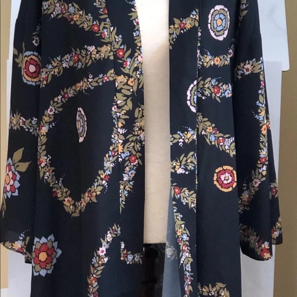 ModCloth Floral Kimono/ Jacket 3/4 Length Sleeve Semi-sheer Lightweight Stylish - Picture 5 of 9